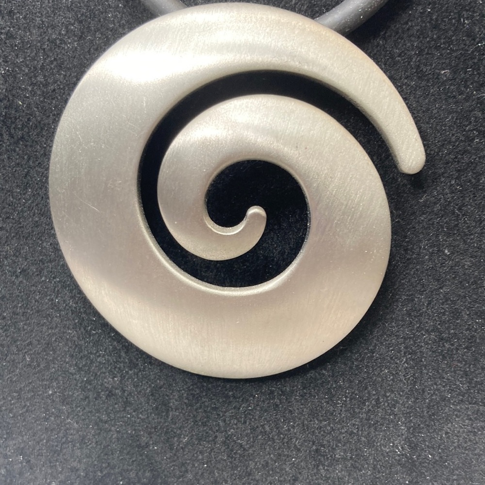 20" Matte Finish Silver Tone Swirl Pendant Necklace